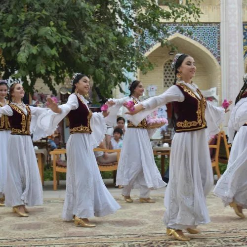 Ouzbékistan, terre de rencontres et de culture Ouzbékistan, terre de rencontres et de culture Visuel